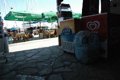 Girne Limanı ve sorunları ile Bir Zamanlar — Bir Zamanlar arşiv fotoğrafı 2